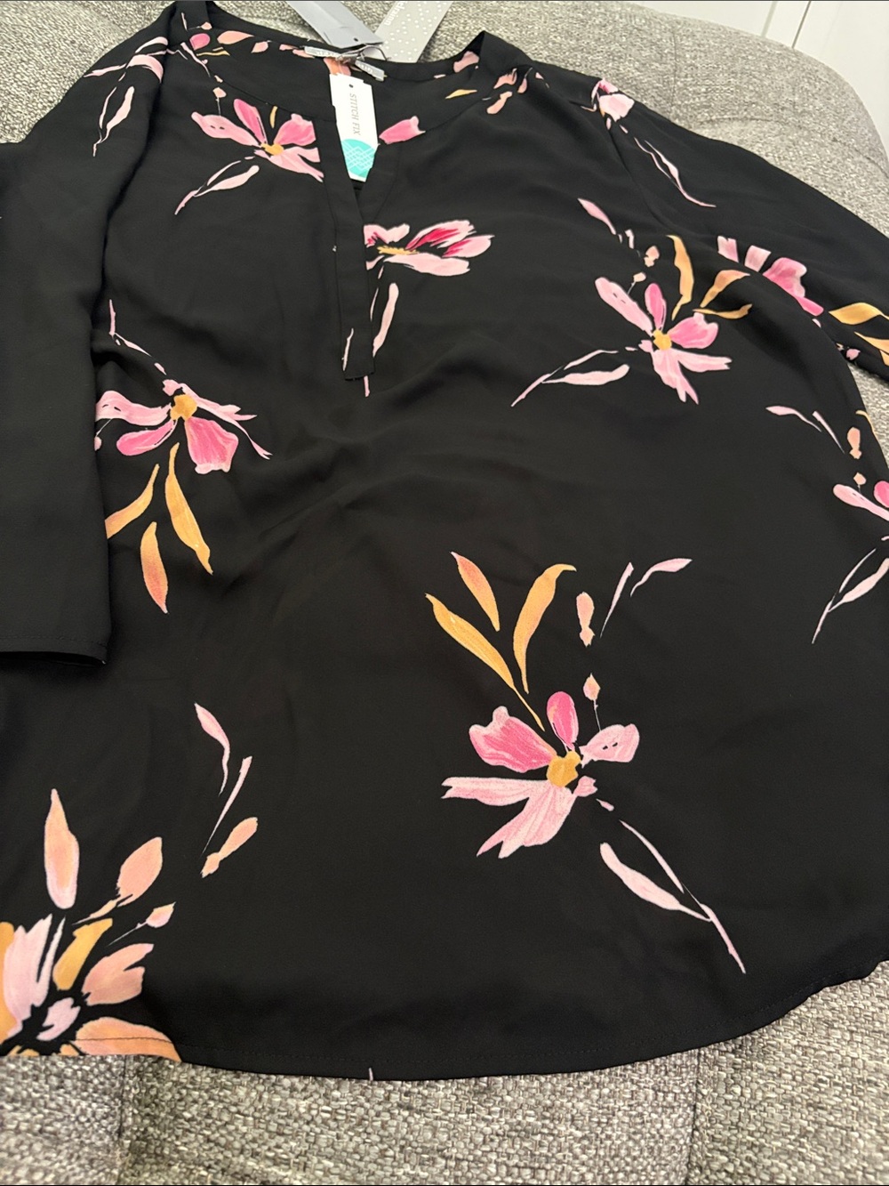 Daniel Rainn Women's koda Black Floral split Neck Blouse - 231/2”p2p28”L